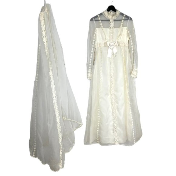Vintage 60s Off White Organza Floral Long Sleeve High Neck Wedding Gown And Trai